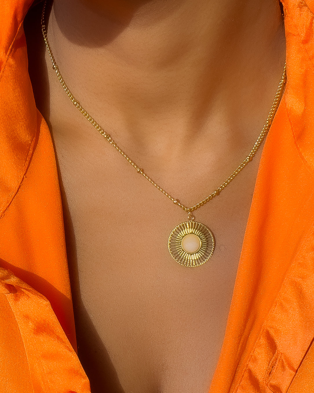 Collier FORCE et AMOUR en Cornaline ou Pierre de Lune