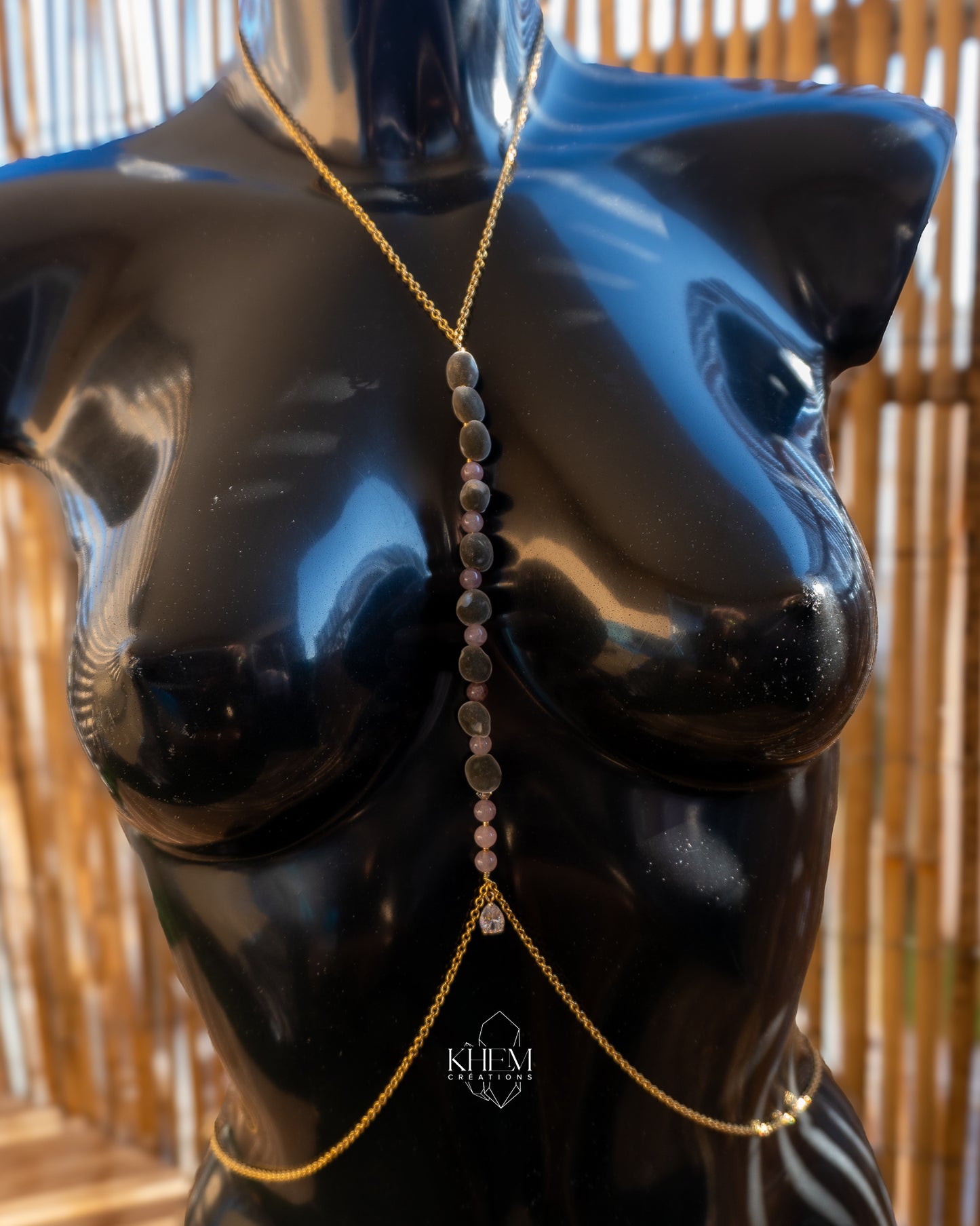 Chaîne de Corps Minona en Graine de Zanzibar et Quartz Rose