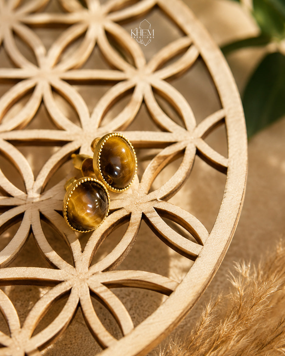 Boucles d’Oreilles Puces – Œil de Tigre & Acier inoxydable Doré
