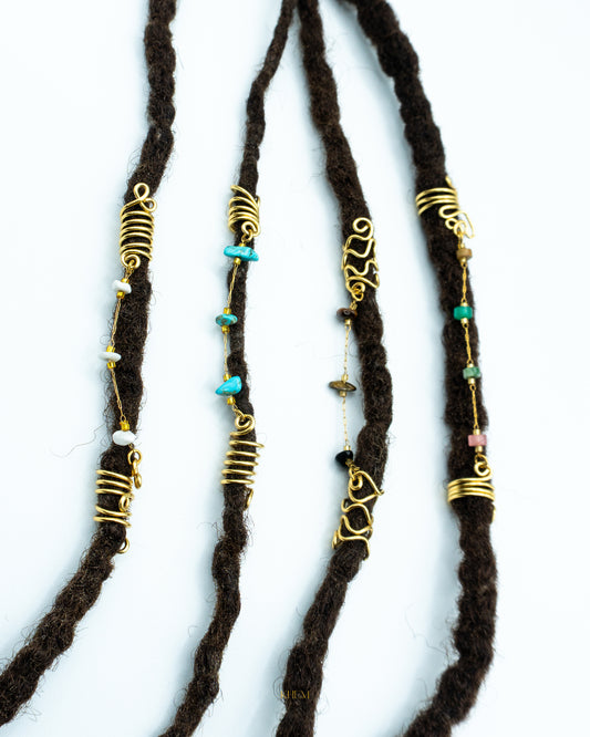 Bijoux de locks double spirales énergétiques – pierres naturelles au choix (Œil de Tigre, Howlite, Turquoise, Mix)