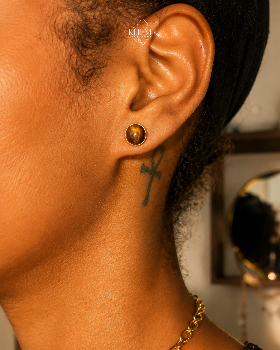 Boucles d’Oreilles Puces – Œil de Tigre & Acier inoxydable Doré