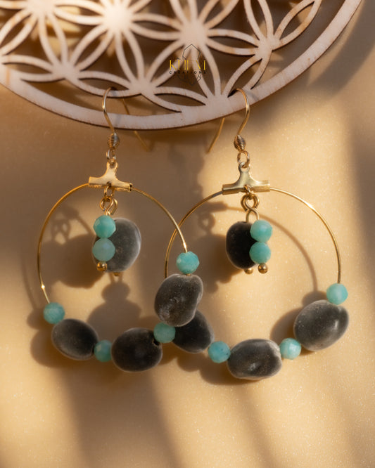 Boucles d'Oreilles Yhanzi – Amazonite et Graine de Zanzibar