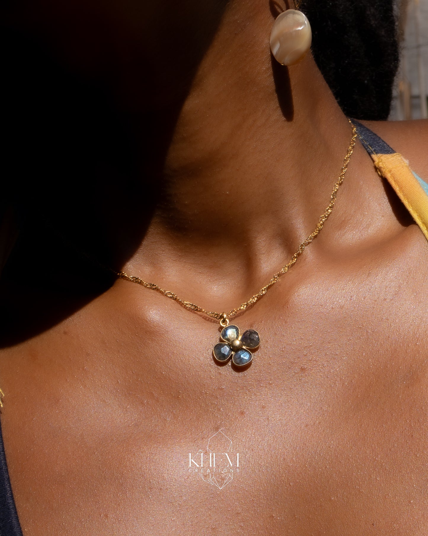 Collier Floraison Divine en Labradorite & Chaîne torsadée en acier inoxydable