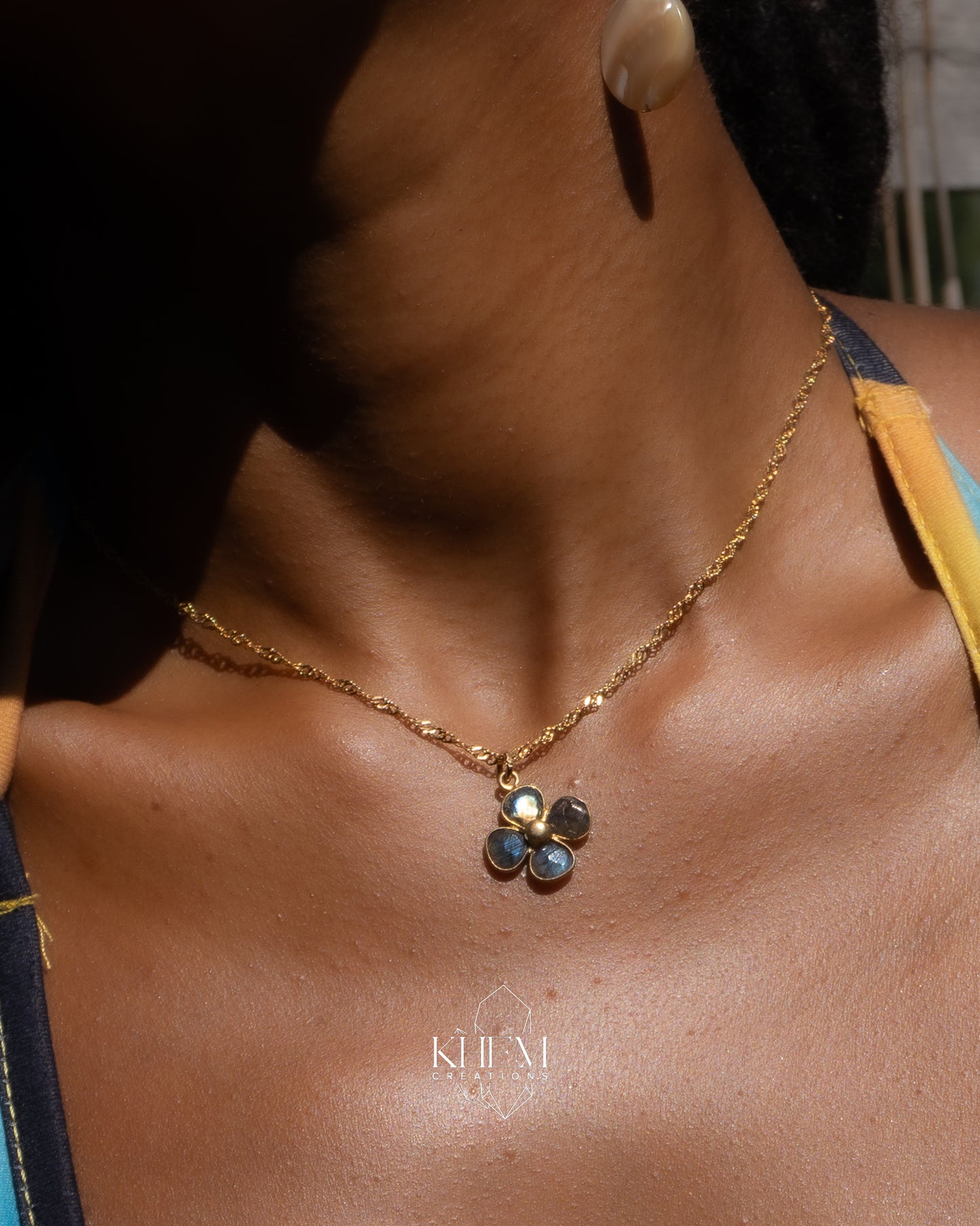 Collier Floraison Divine en Labradorite & Chaîne torsadée en acier inoxydable